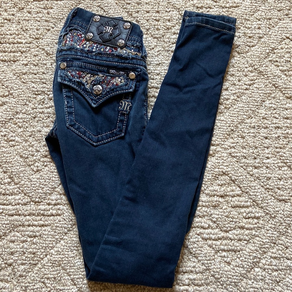 Miss Me waist 22. Signature skinny